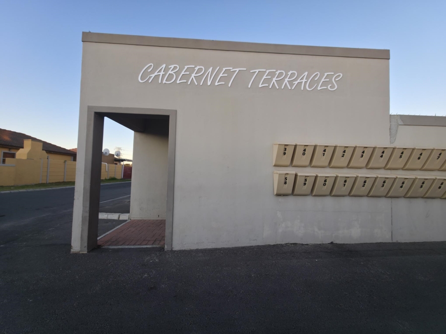 2 Bedroom Property for Sale in Houghton Place Western Cape